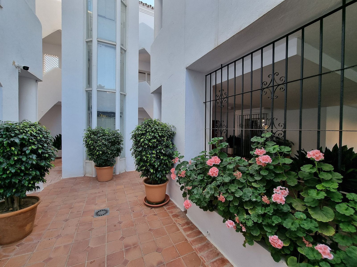 Apartment for sale in Marbella - East 52