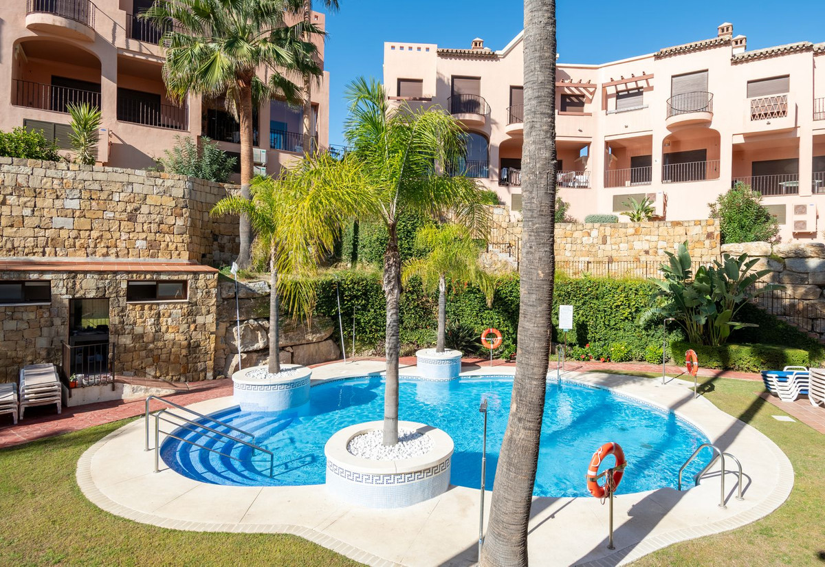 Townhouse for sale in Estepona 3