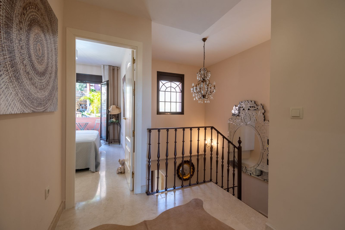 Townhouse for sale in Estepona 34