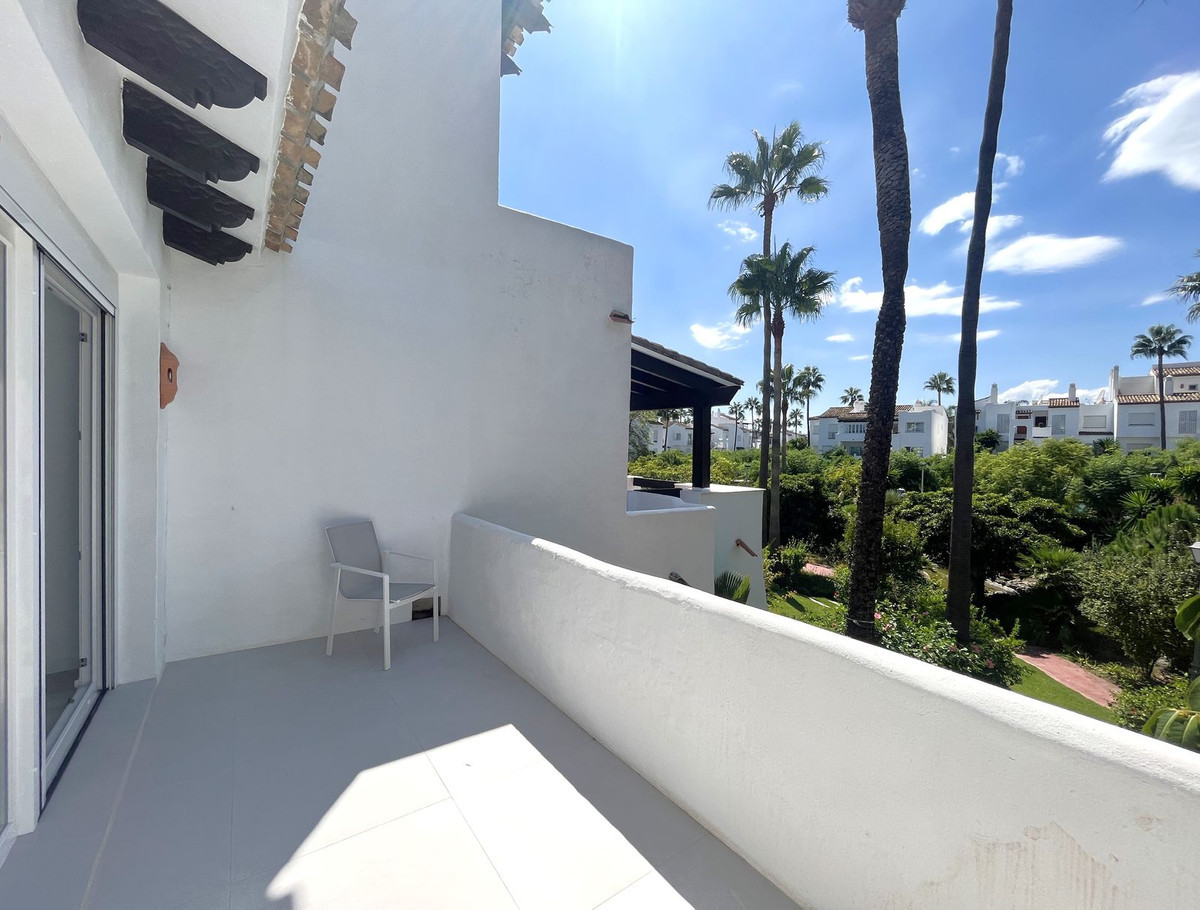 Townhouse for sale in Estepona 35