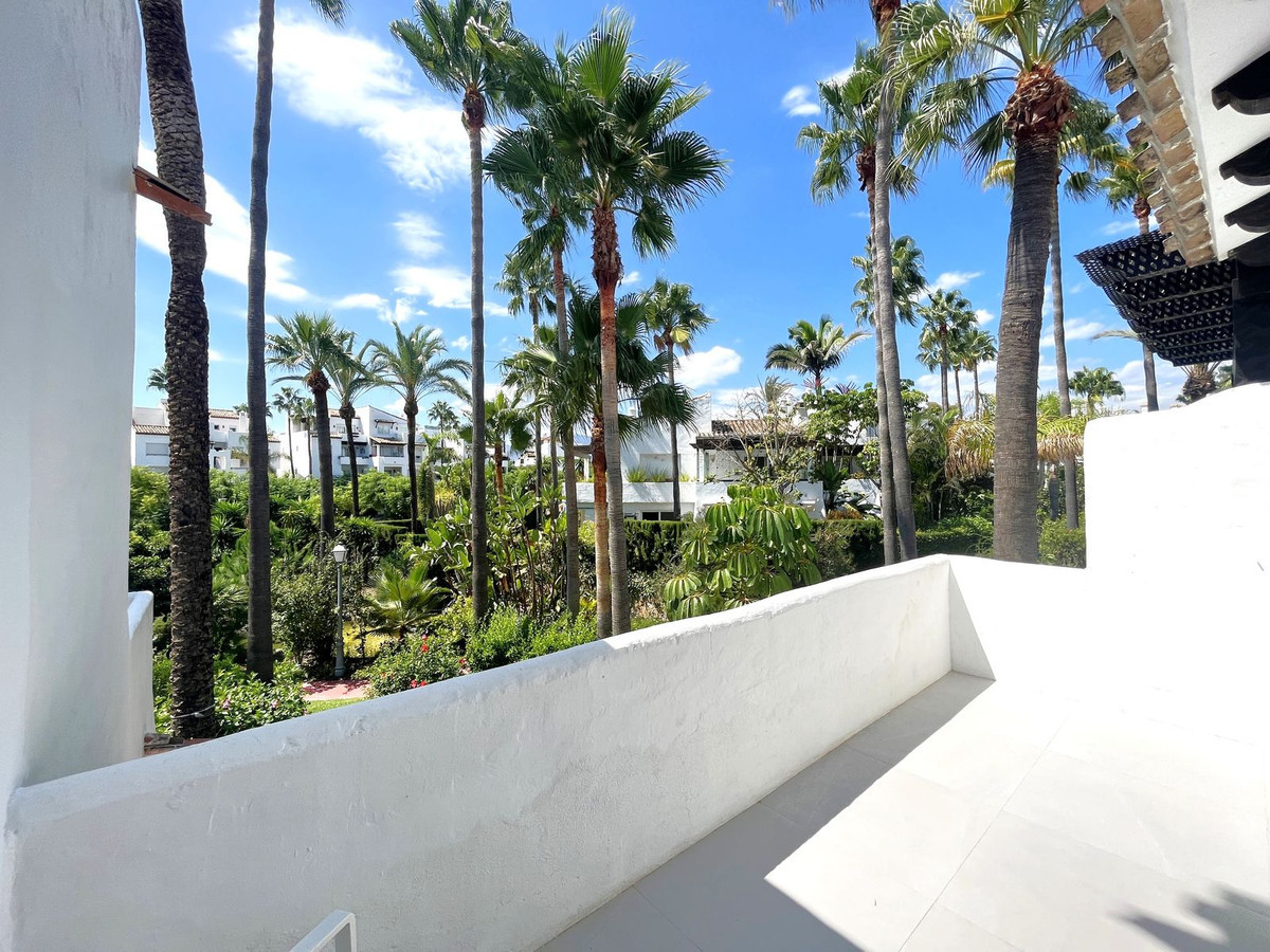 Townhouse for sale in Estepona 36