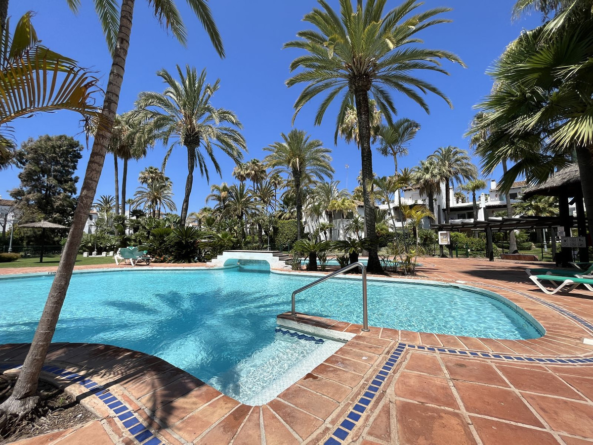 Townhouse for sale in Estepona 50
