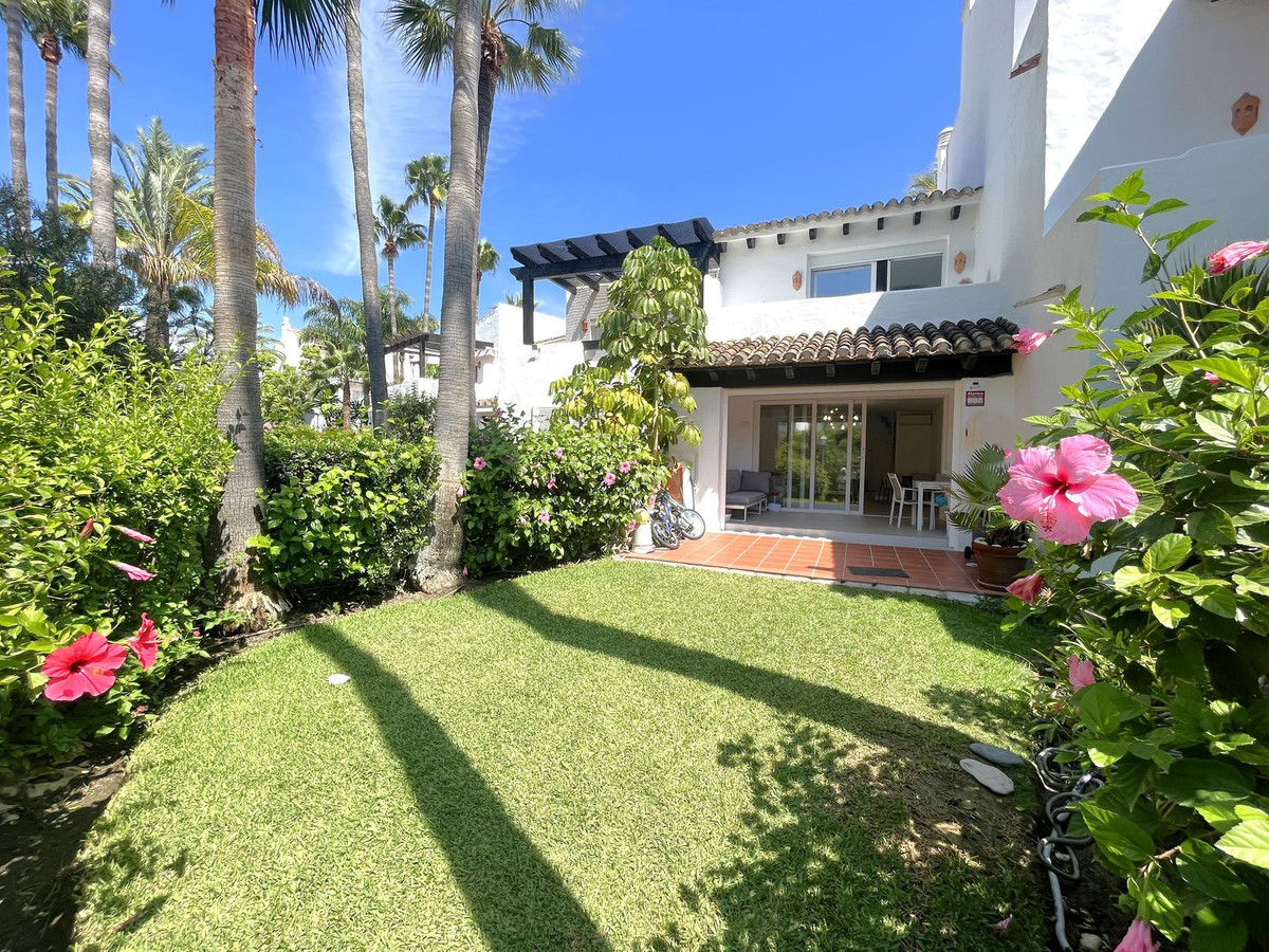 Townhouse for sale in Estepona 51
