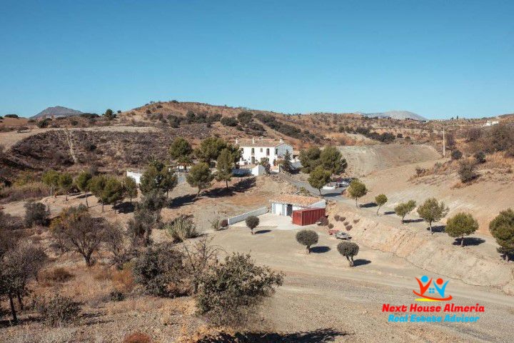 Countryhome for sale in Lorca 44