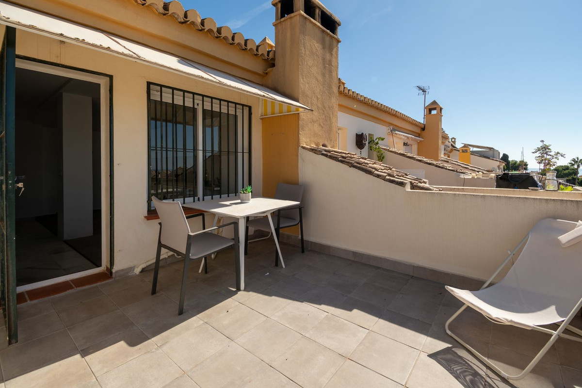 Townhouse for sale in Marbella - East 20