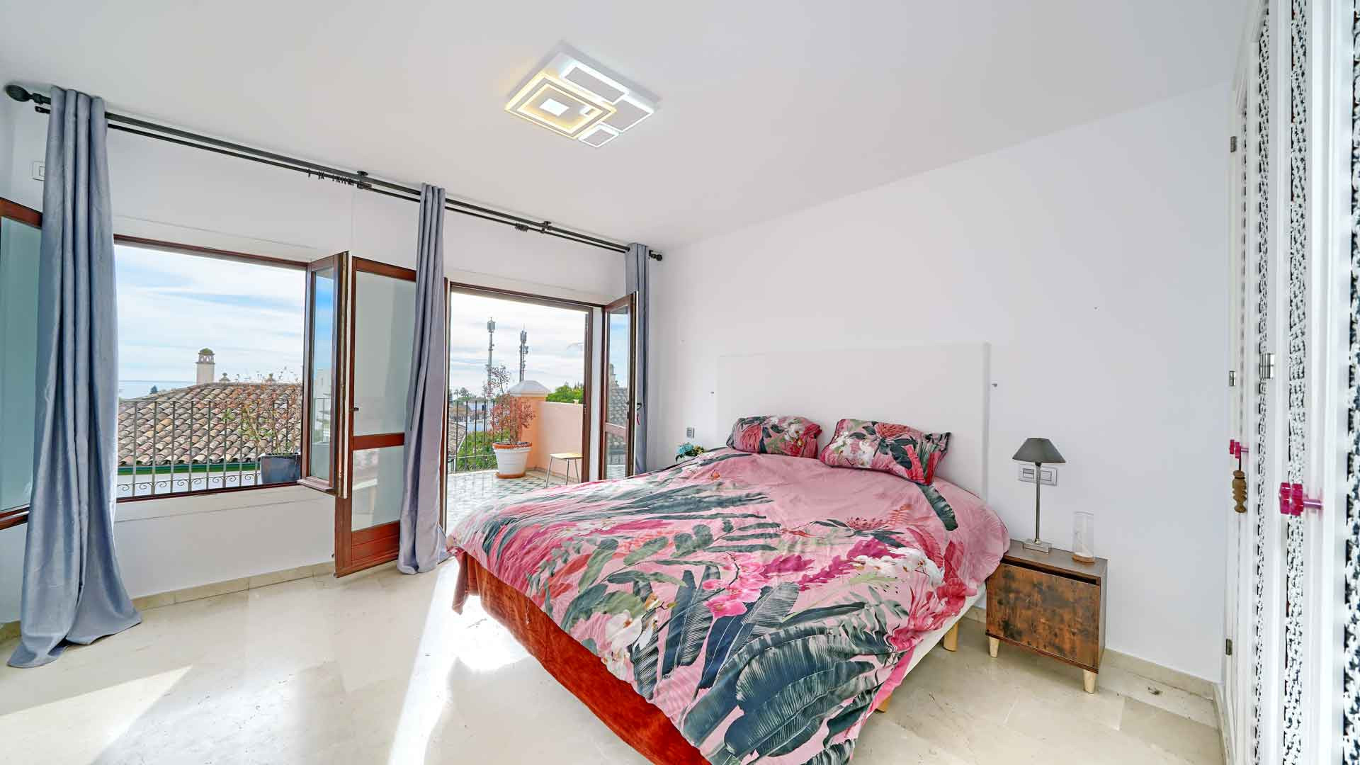 Villa for sale in Marbella - Golden Mile and Nagüeles 43
