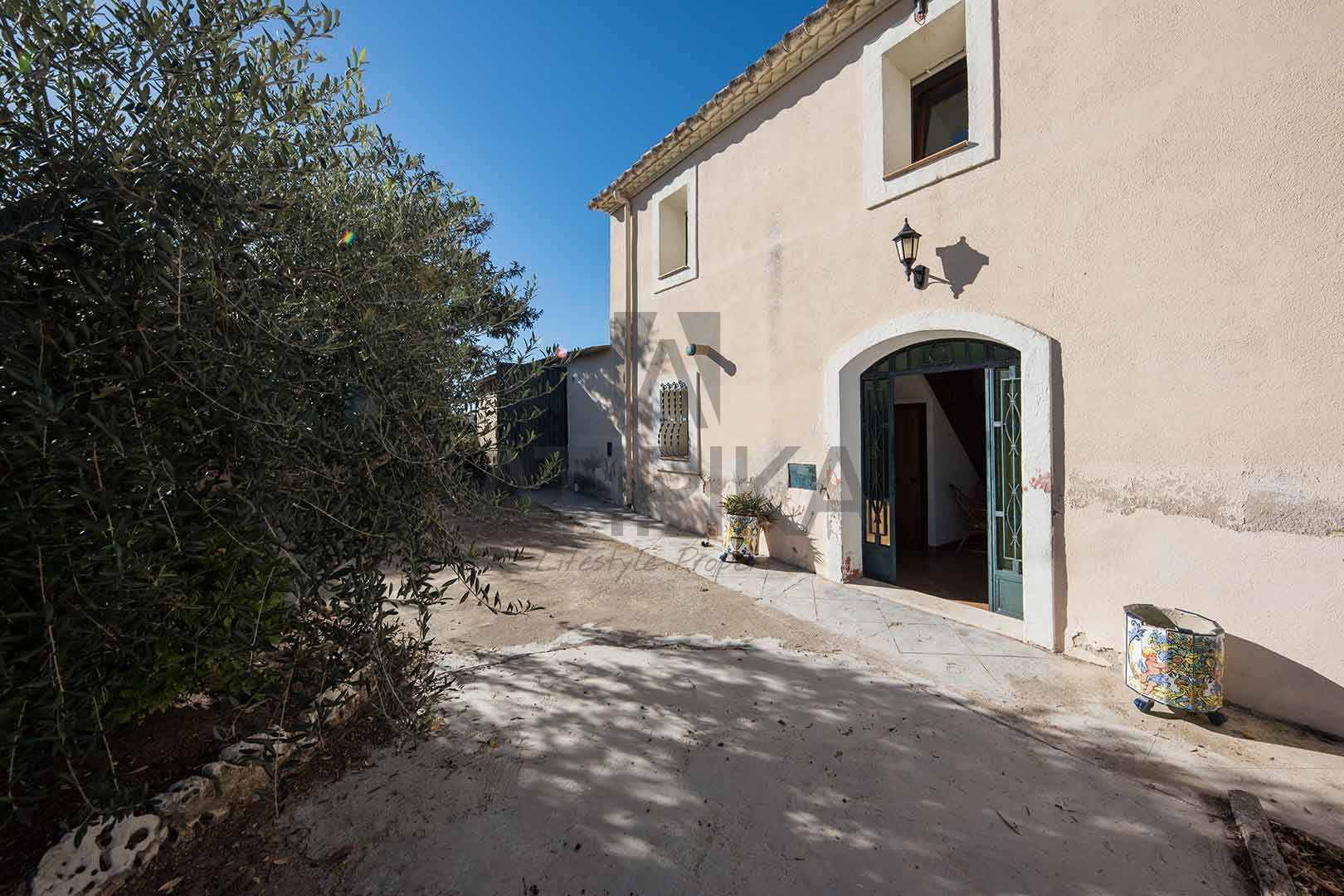 Countryhome for sale in Barcelona and surroundings 2