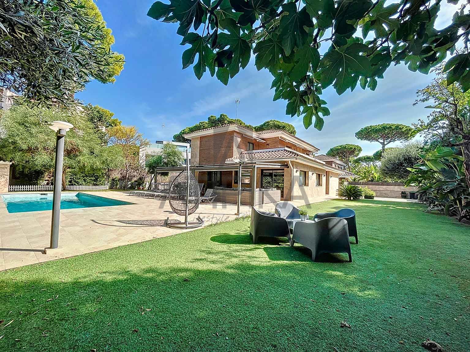 Villa à vendre à Castelldefels and Baix Llobregat 1