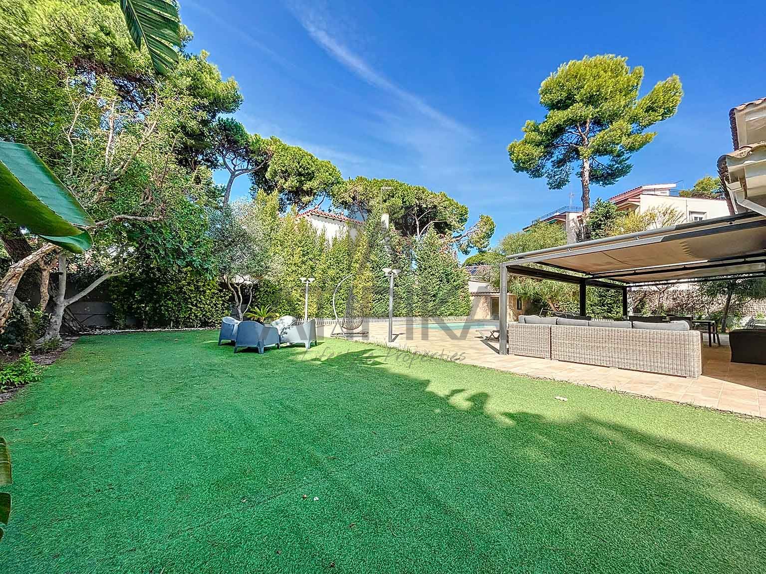 Villa à vendre à Castelldefels and Baix Llobregat 38