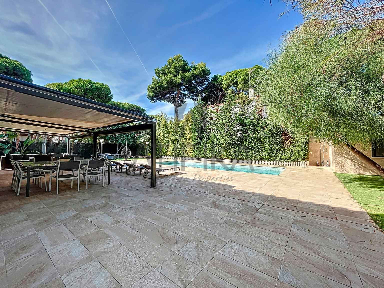 Villa à vendre à Castelldefels and Baix Llobregat 40