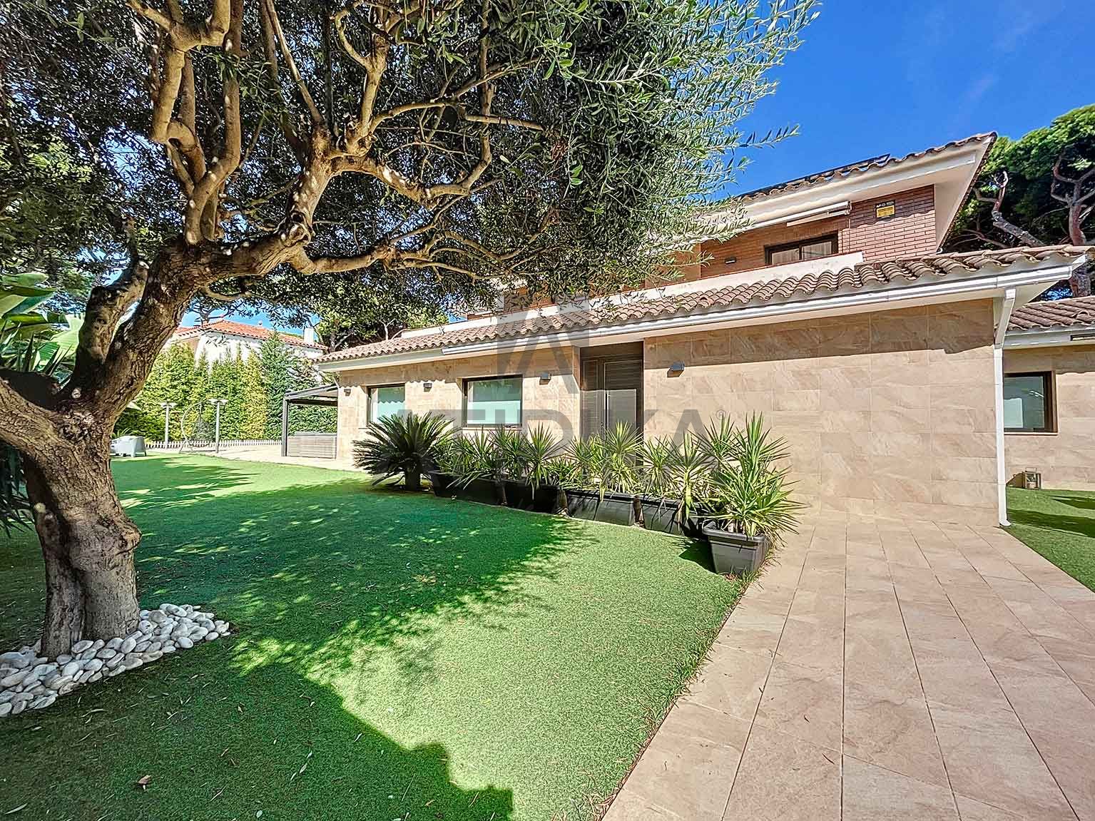 Villa for sale in Castelldefels and Baix Llobregat 64