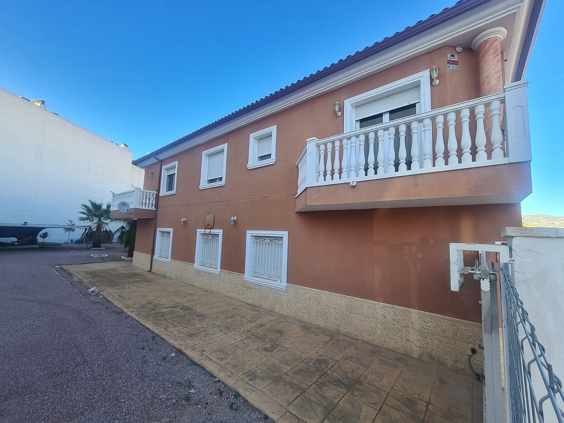 Townhouse te koop in Alicante 3