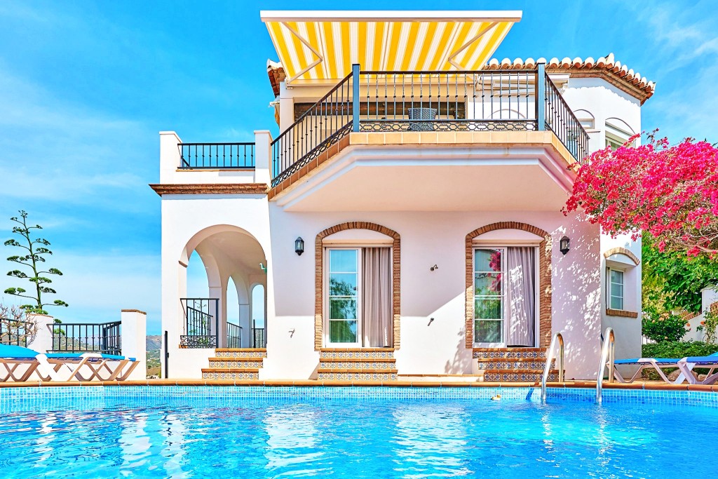Villa for sale in Frigiliana 1