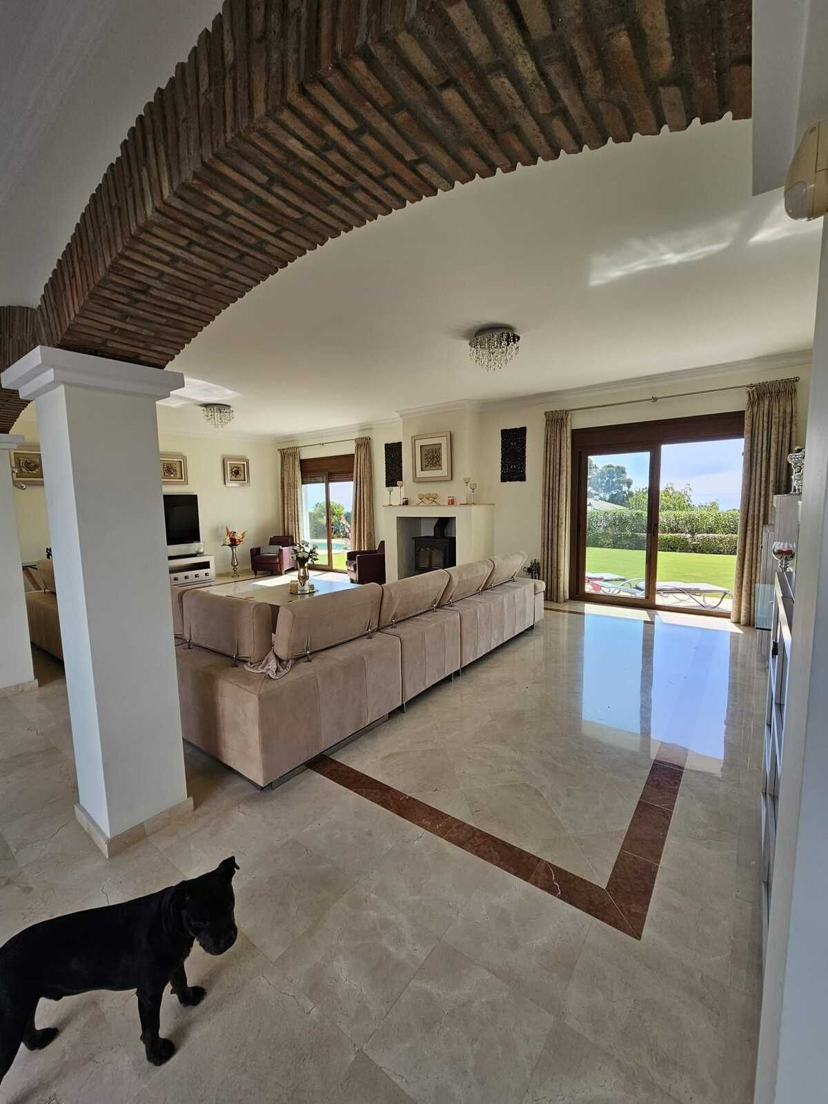 Villa for sale in Towns of the province of Seville 11