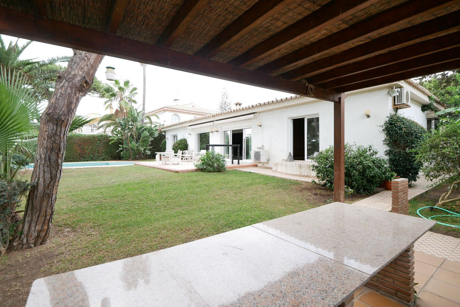 Villa for sale in Marbella - East 16