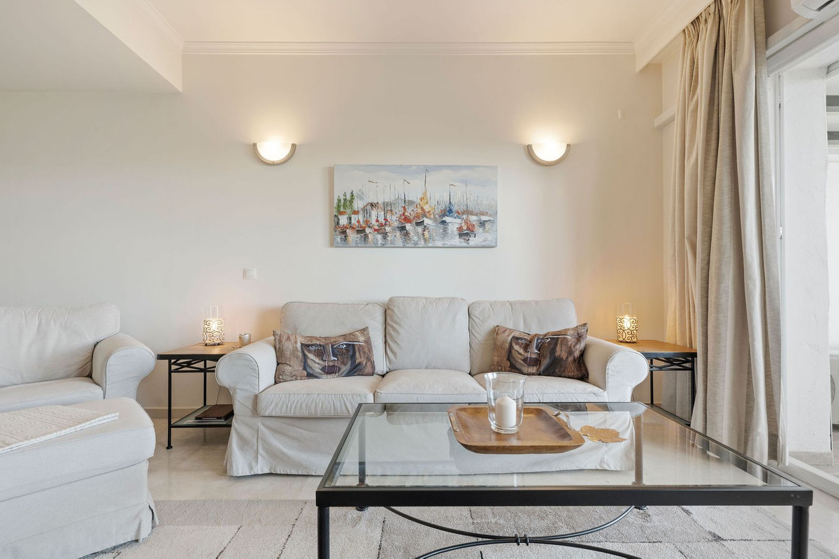 Apartment for sale in Marbella - Nueva Andalucía 8