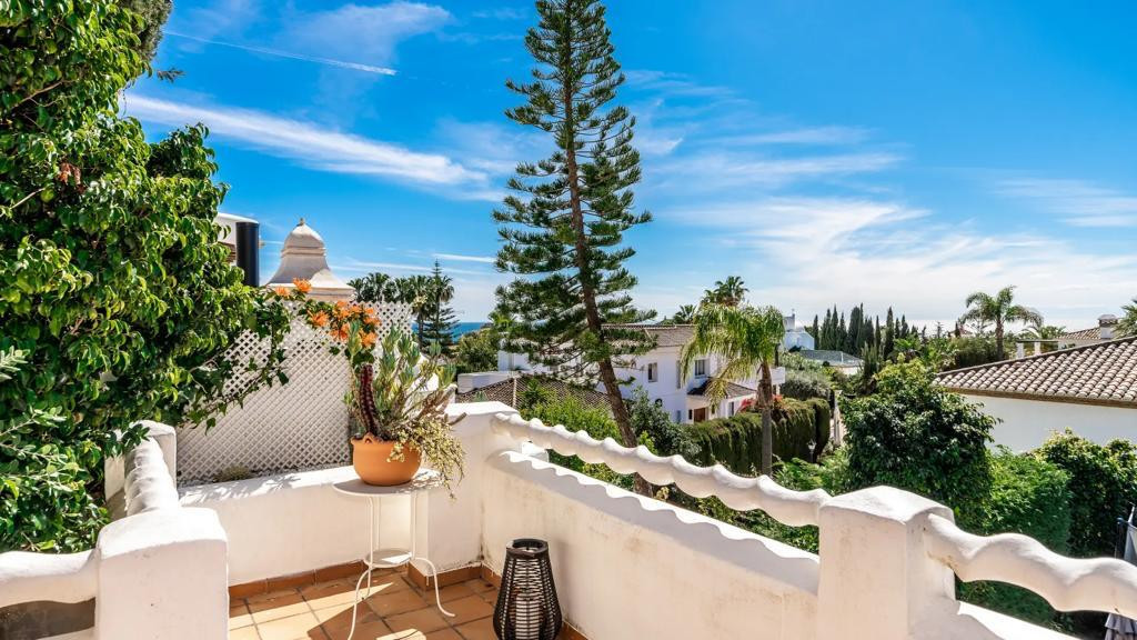 Townhouse for sale in Marbella - East 13