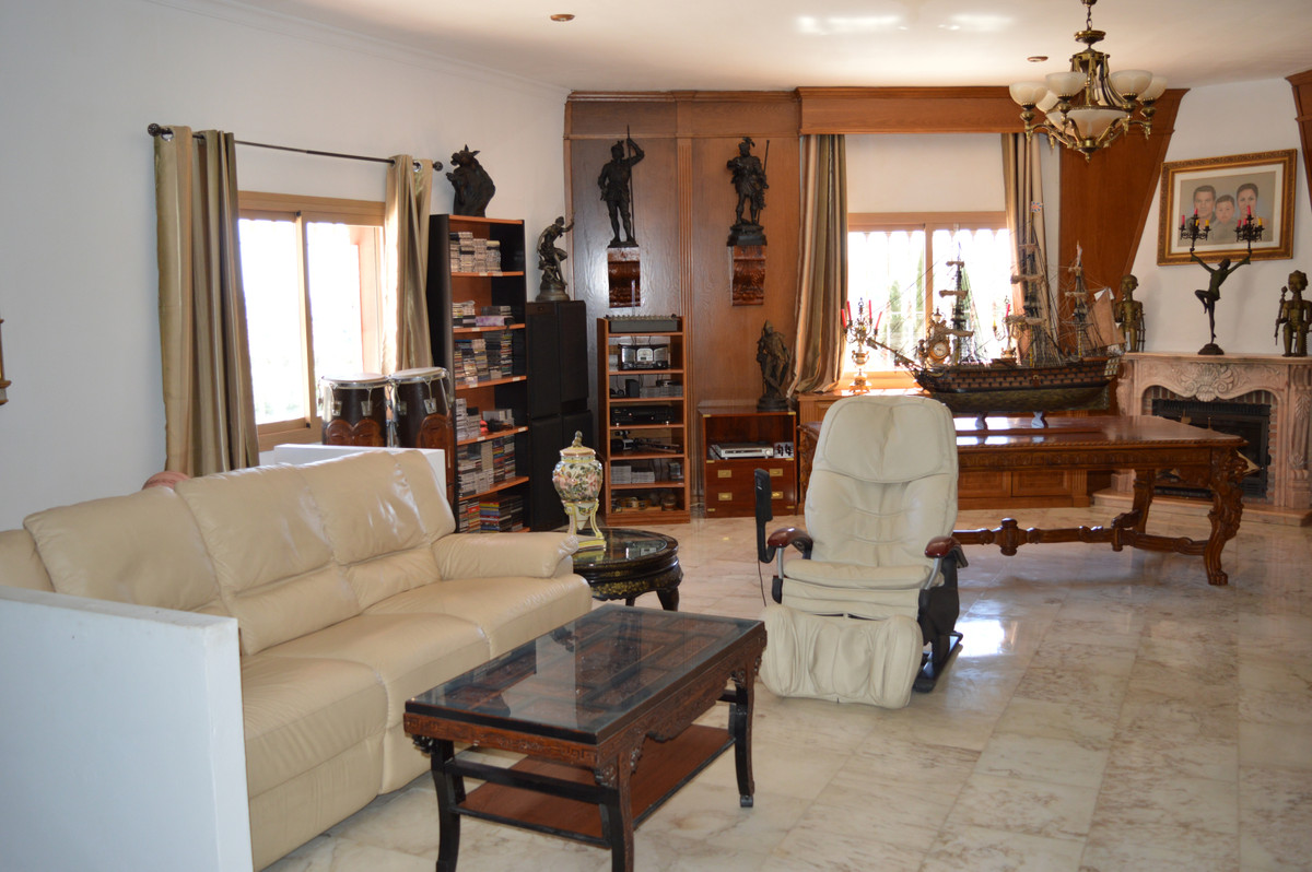 Countryhome for sale in Mijas 35