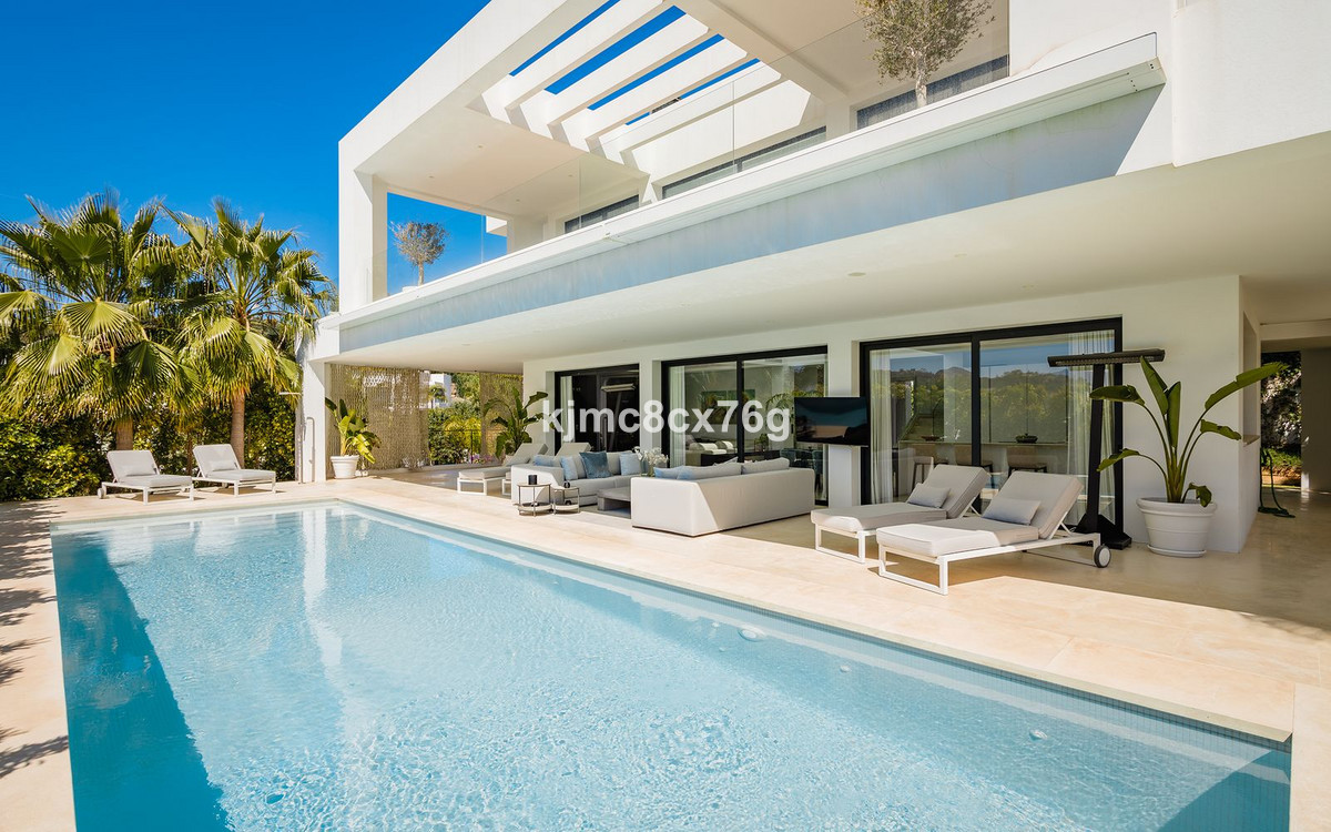 Villa for sale in Marbella - Nueva Andalucía 35