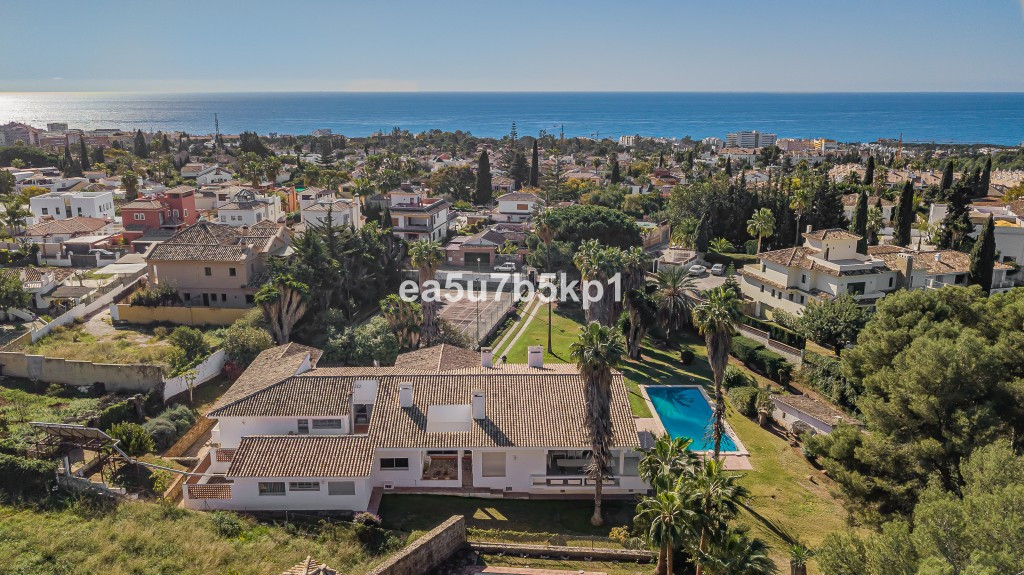 Villa for sale in Marbella - Golden Mile and Nagüeles 17