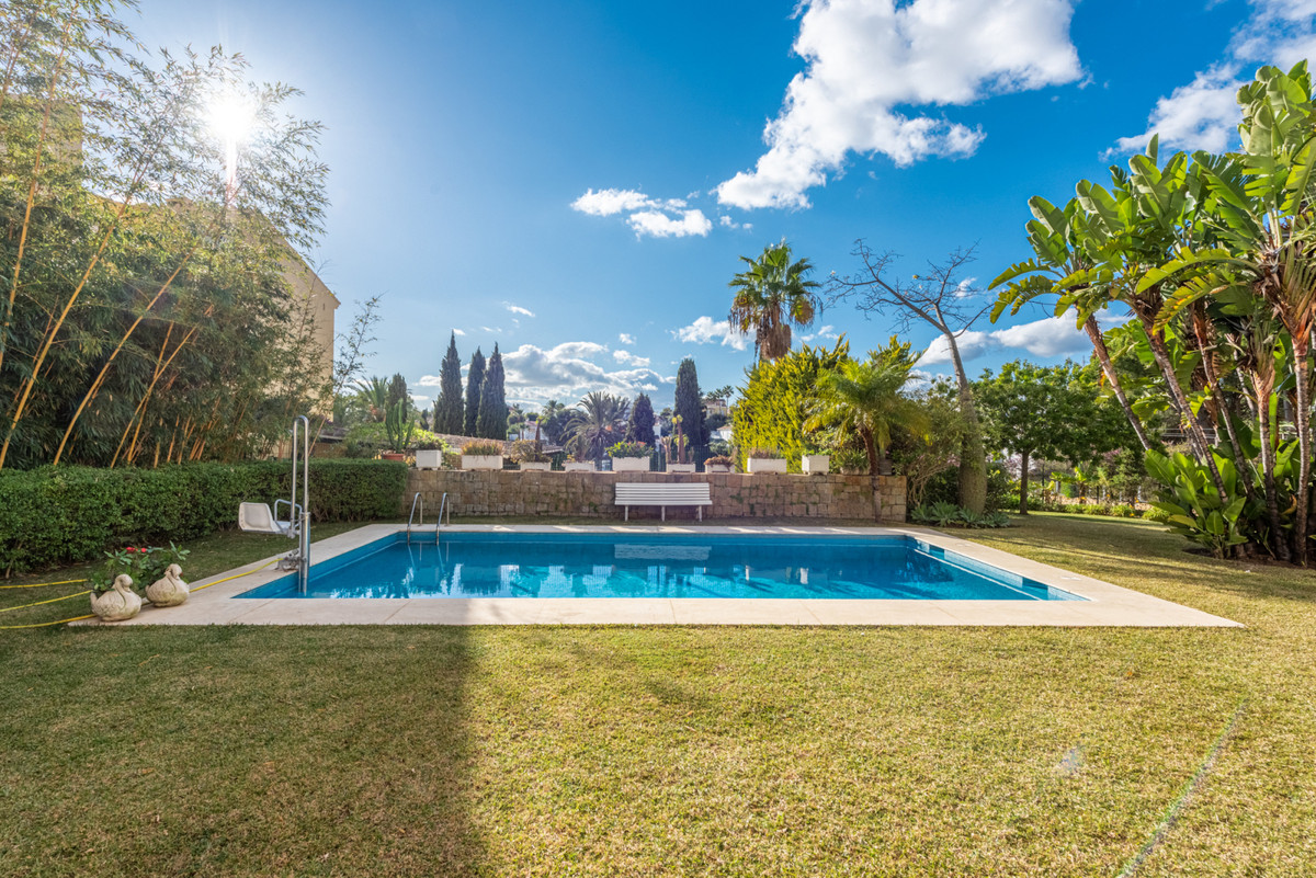 Villa for sale in Marbella - Nueva Andalucía 29