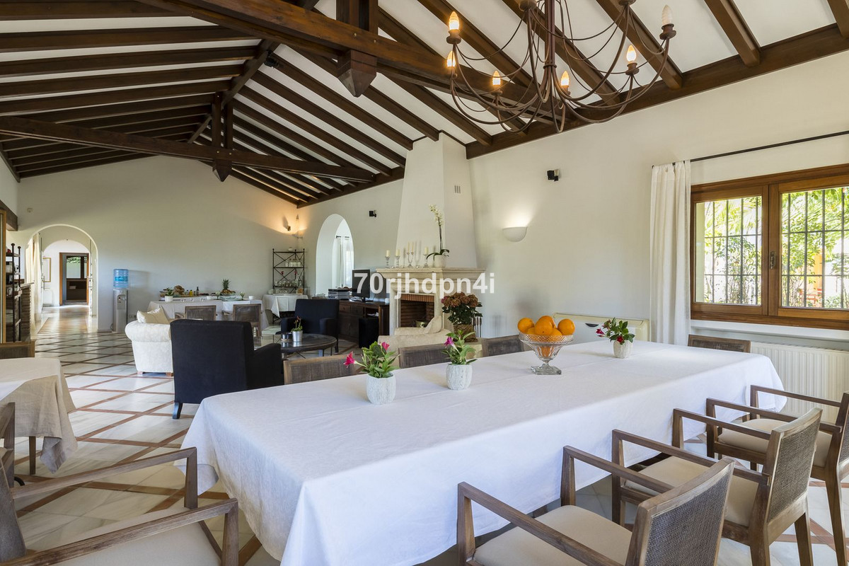Villa te koop in Estepona 26