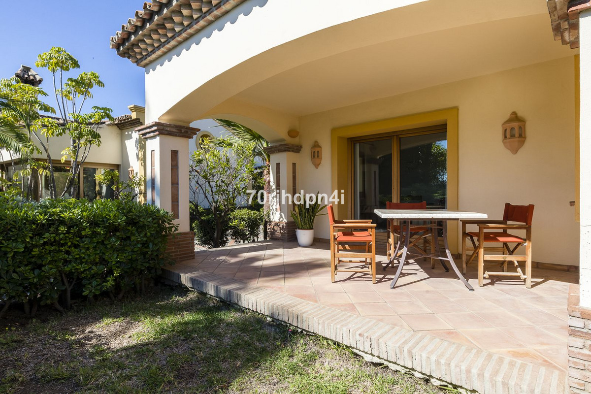 Villa for sale in Estepona 49