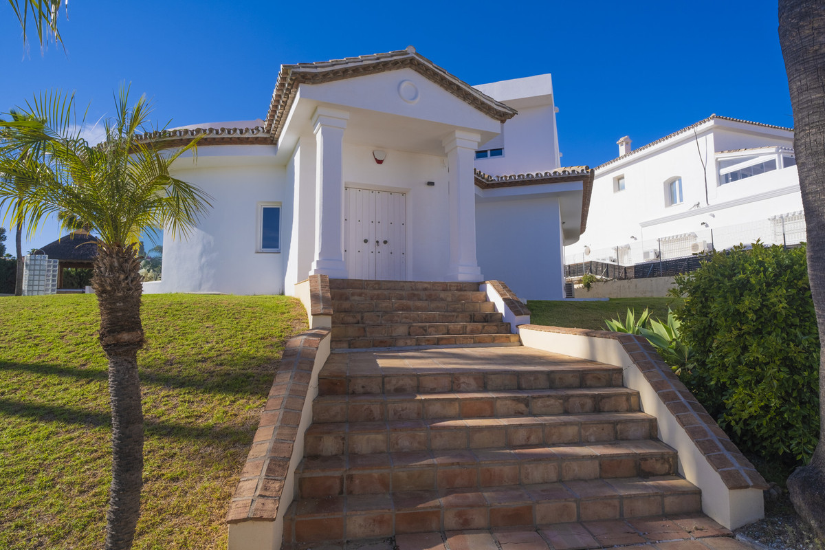 Villa te koop in Estepona 32