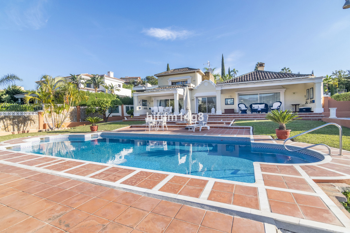 Villa te koop in Marbella - Nueva Andalucía 2