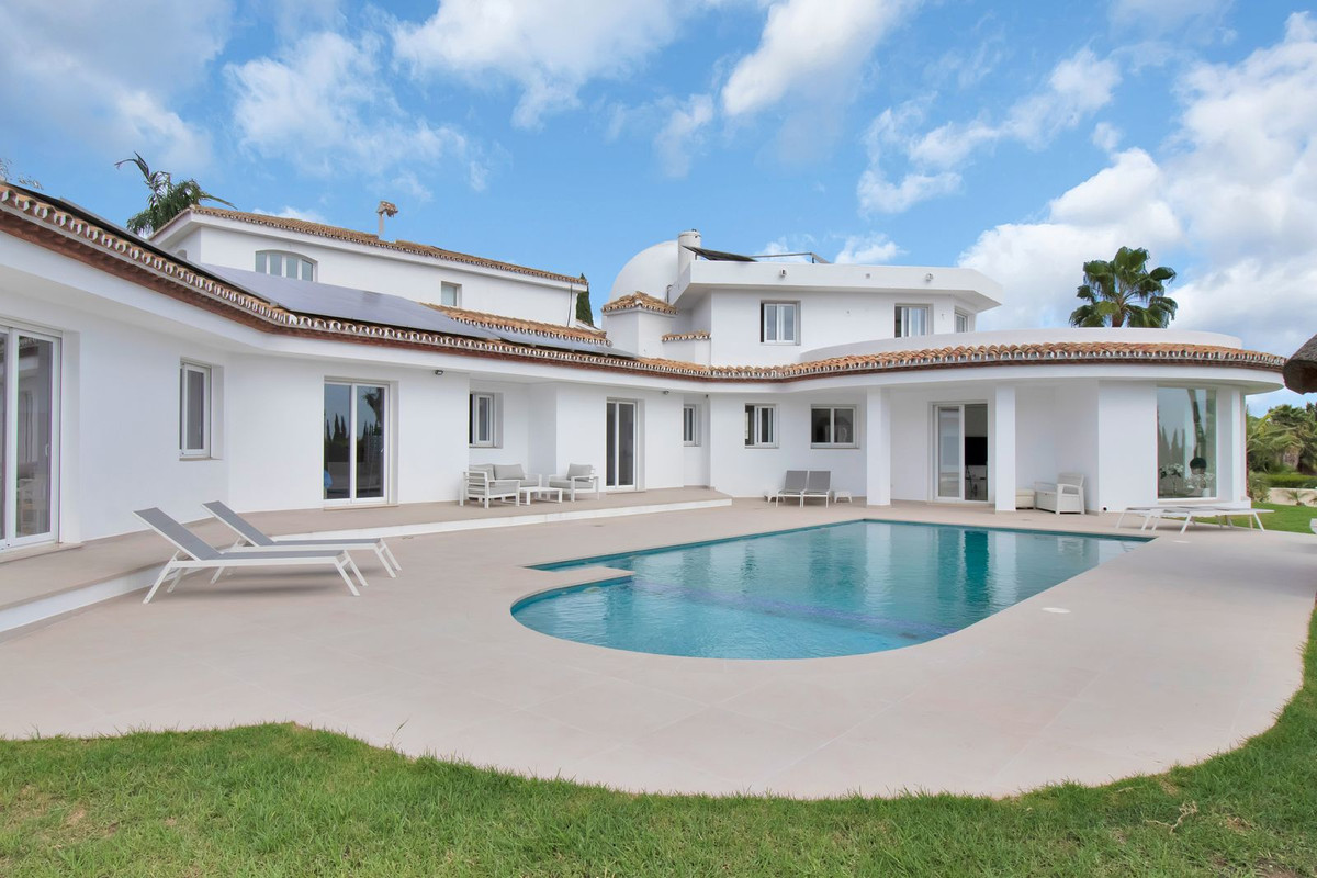 Villa for sale in Estepona 5