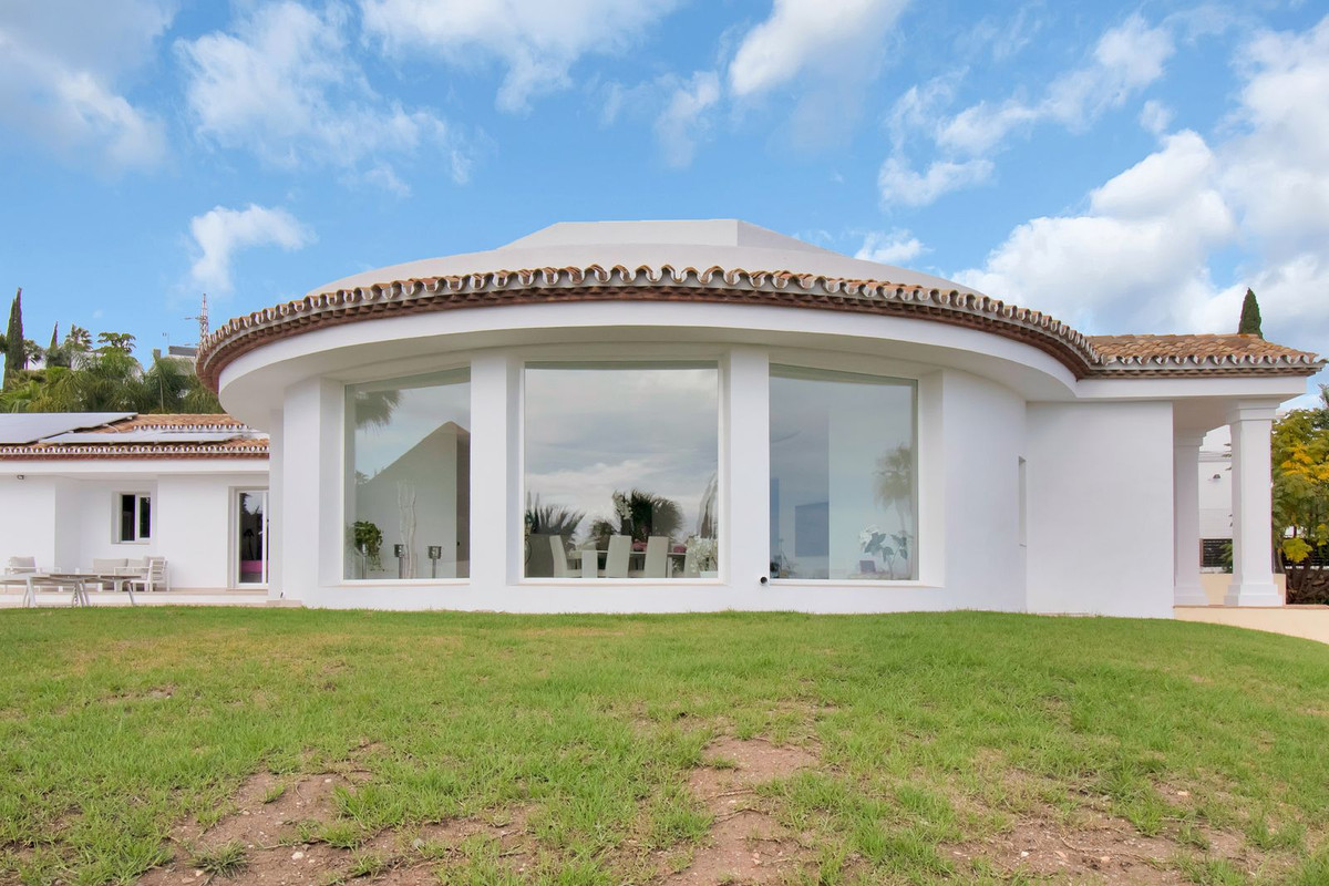 Villa te koop in Estepona 6