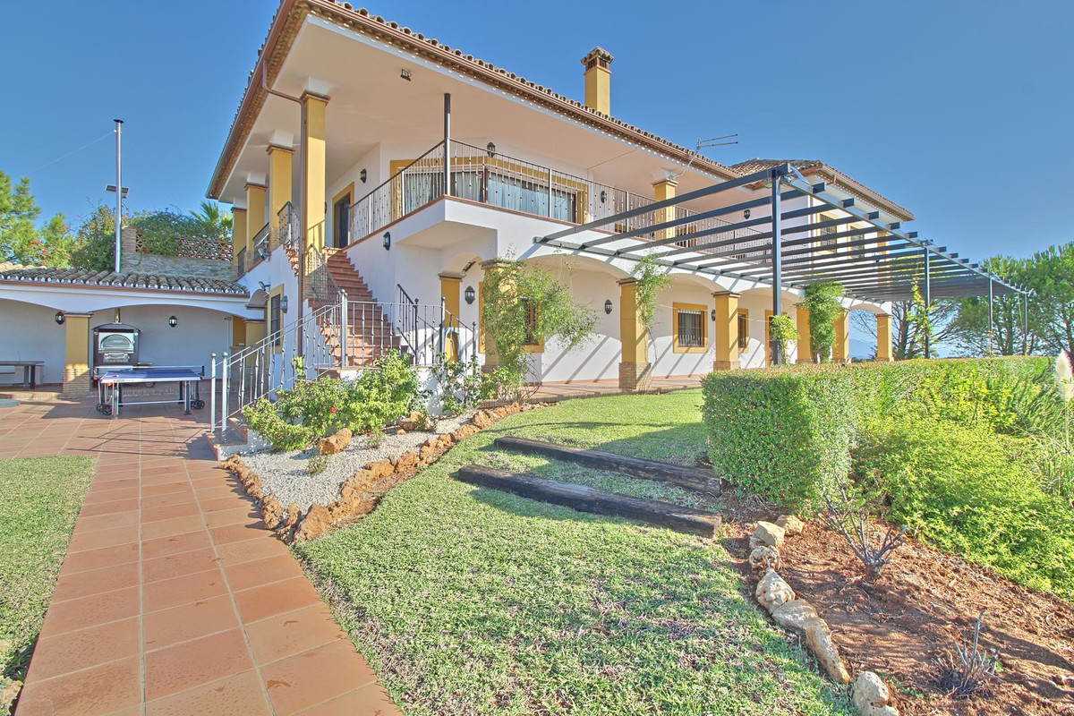 Загородный дом для продажи в Estepona 44