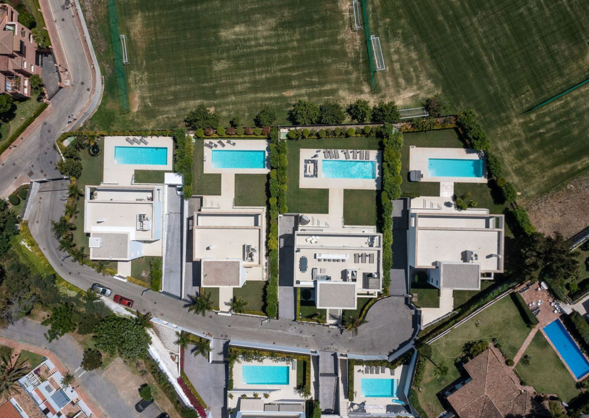Villa for sale in Estepona 27