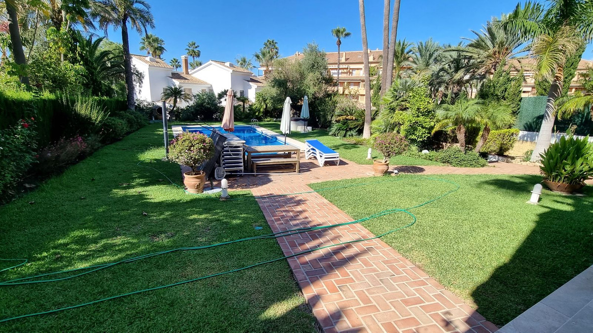 Villa te koop in Marbella - East 30