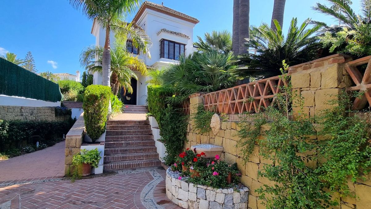 Villa for sale in Marbella - East 46