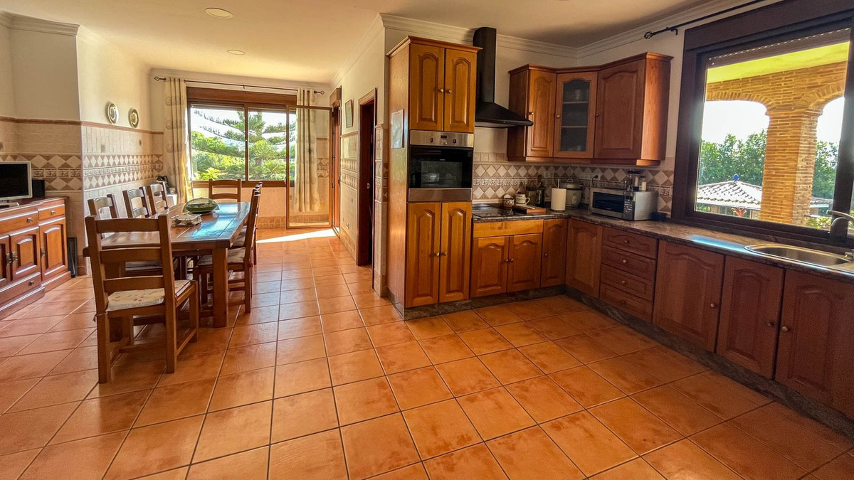Countryhome for sale in Estepona 13