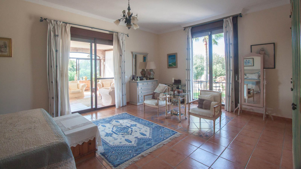 Maison de campagne à vendre à Estepona 17