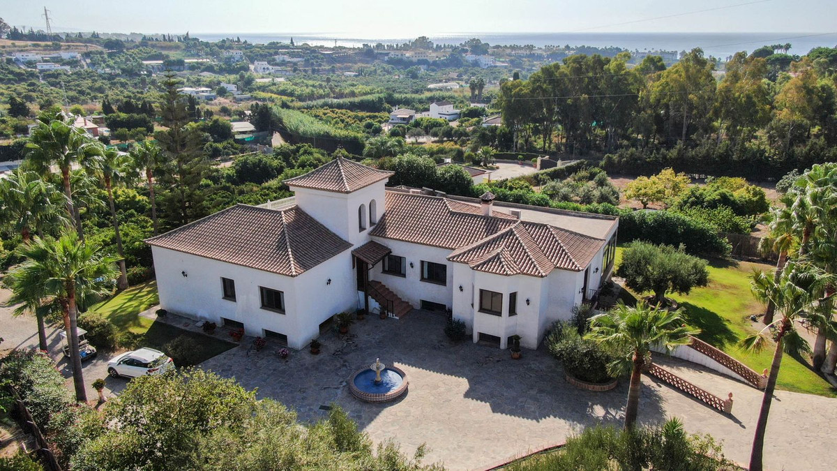 Countryhome for sale in Estepona 2