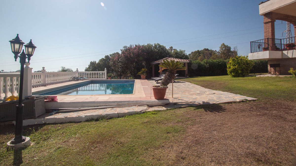 Countryhome for sale in Estepona 41