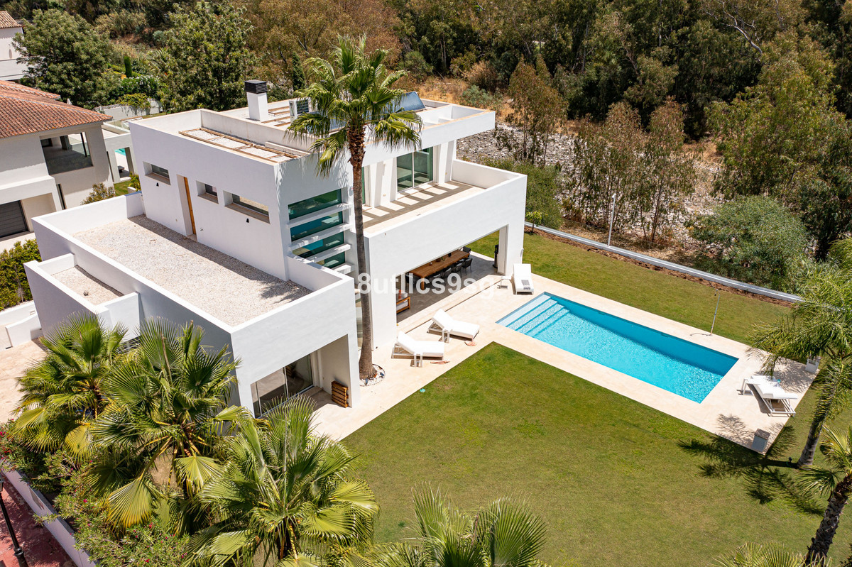 Villa te koop in Estepona 2
