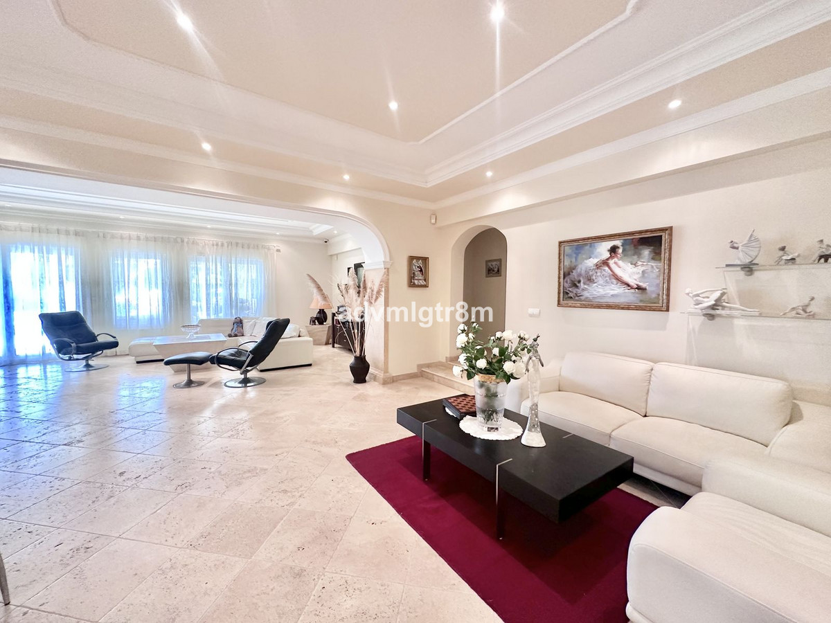 Villa te koop in Marbella - East 8