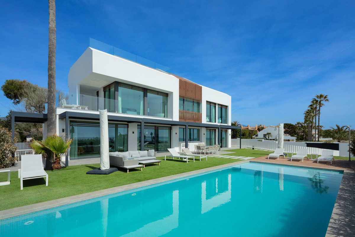Villa for sale in Estepona 15