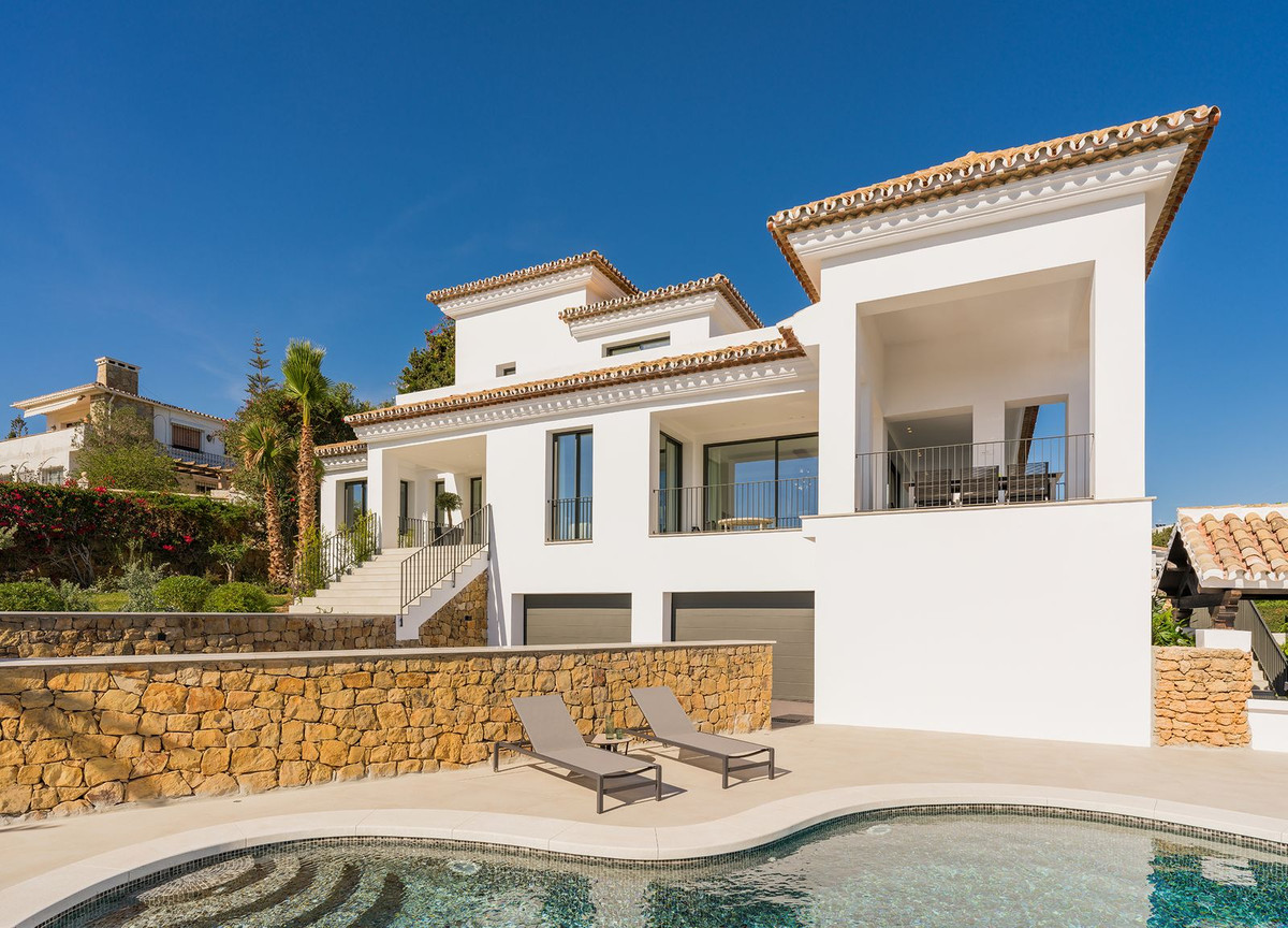 Villa for sale in Marbella - East 24