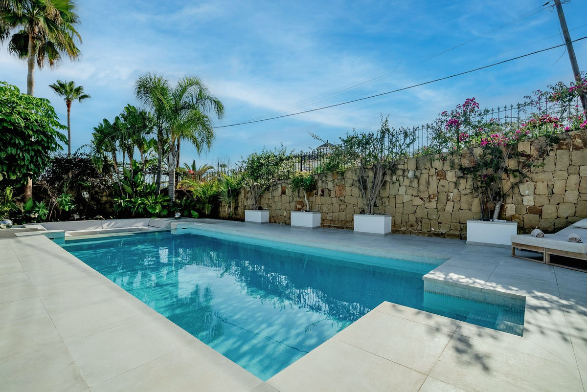 Villa for sale in Marbella - Golden Mile and Nagüeles 31