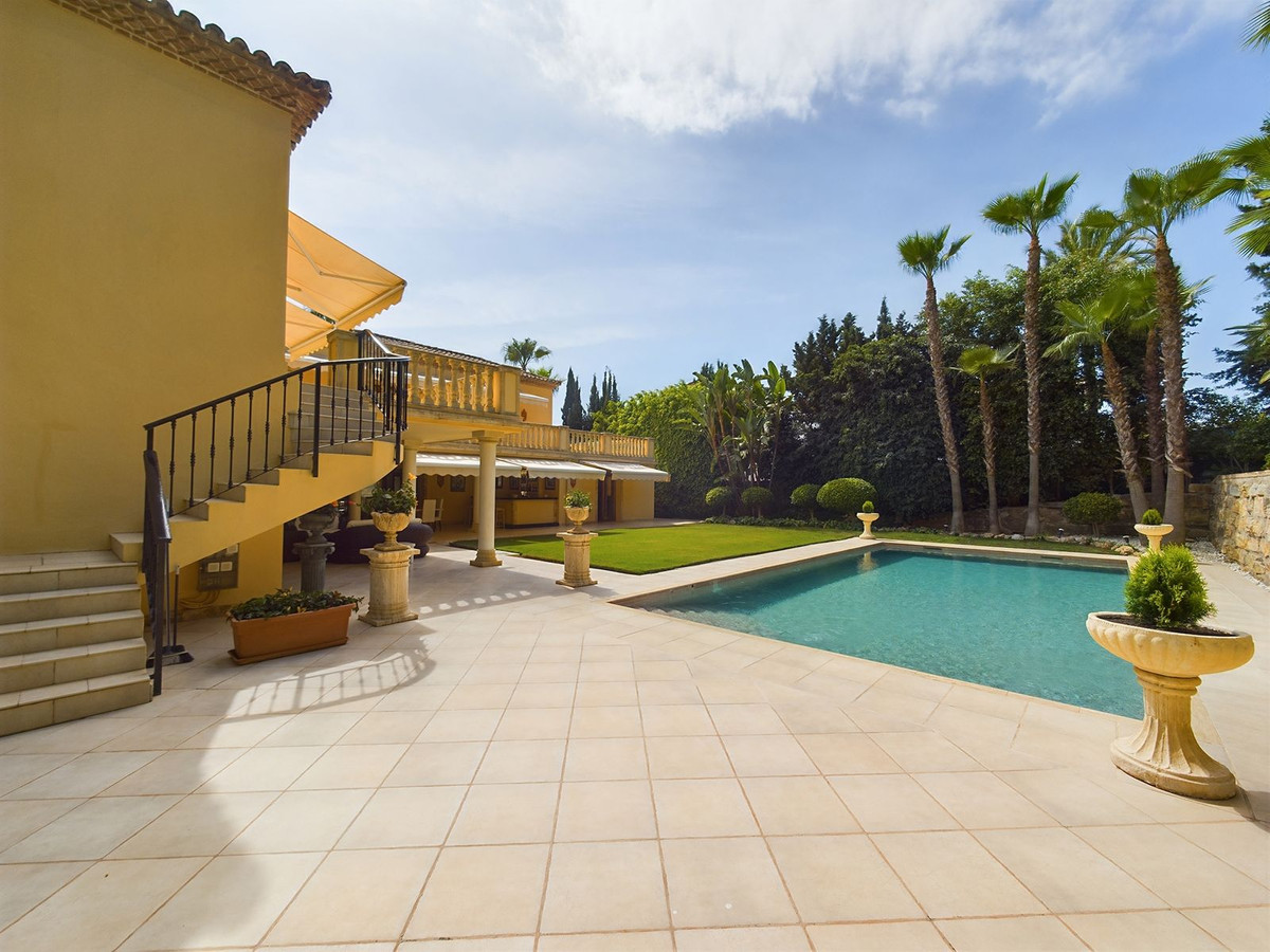 Villa for sale in Marbella - Nueva Andalucía 47