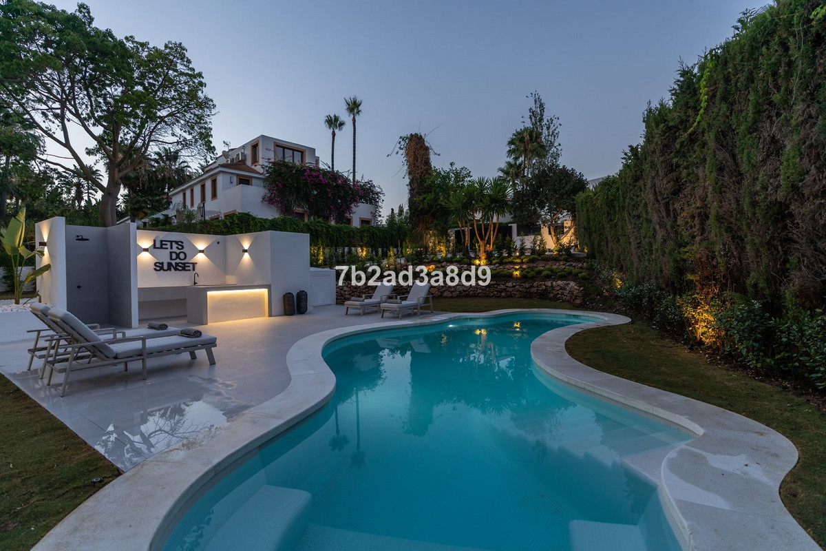 Villa for sale in Marbella - Nueva Andalucía 42
