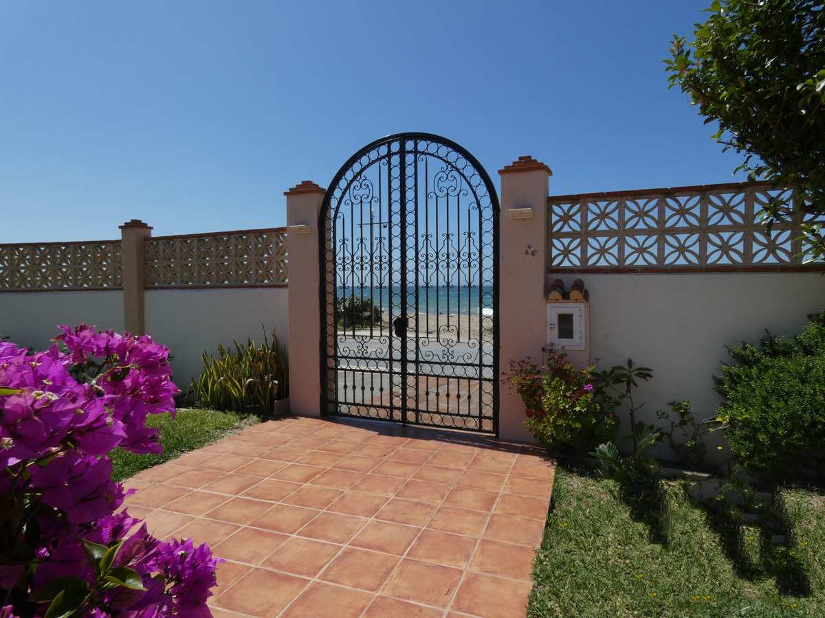 Villa for sale in Marbella - East 7