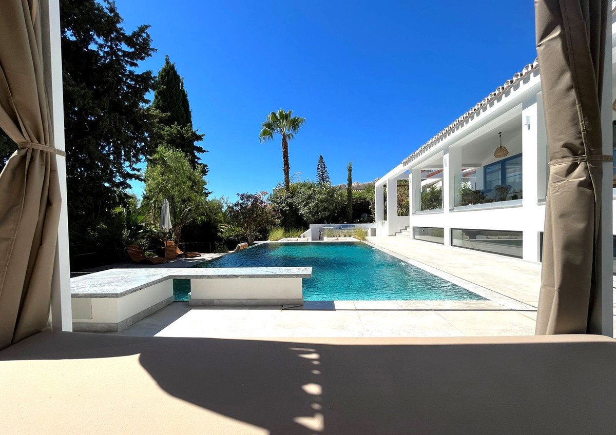 Villa for sale in Marbella - East 6