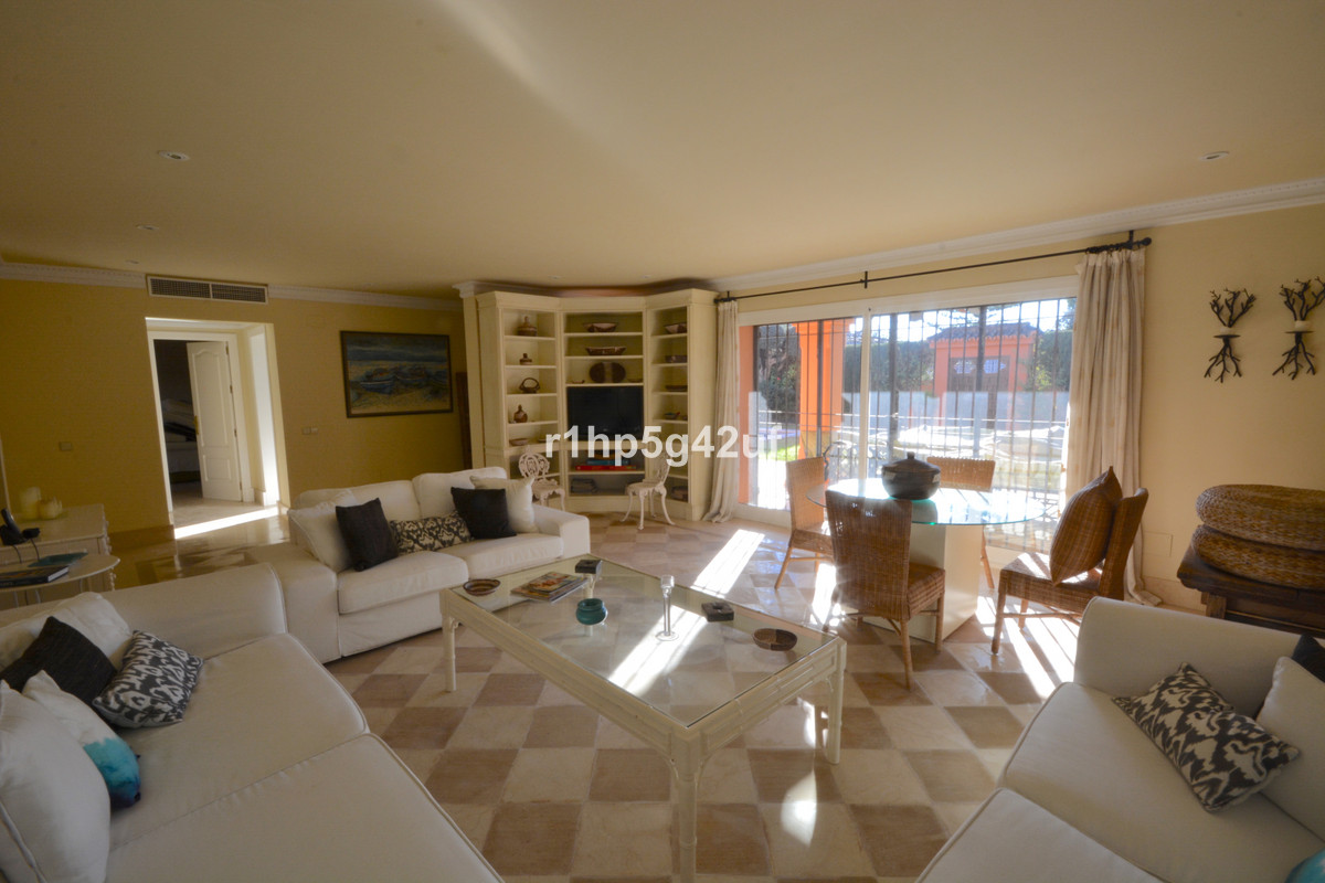 Villa for sale in Marbella - Golden Mile and Nagüeles 9