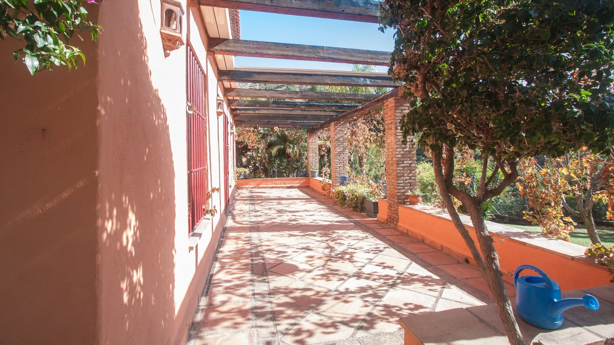 Countryhome for sale in Estepona 17